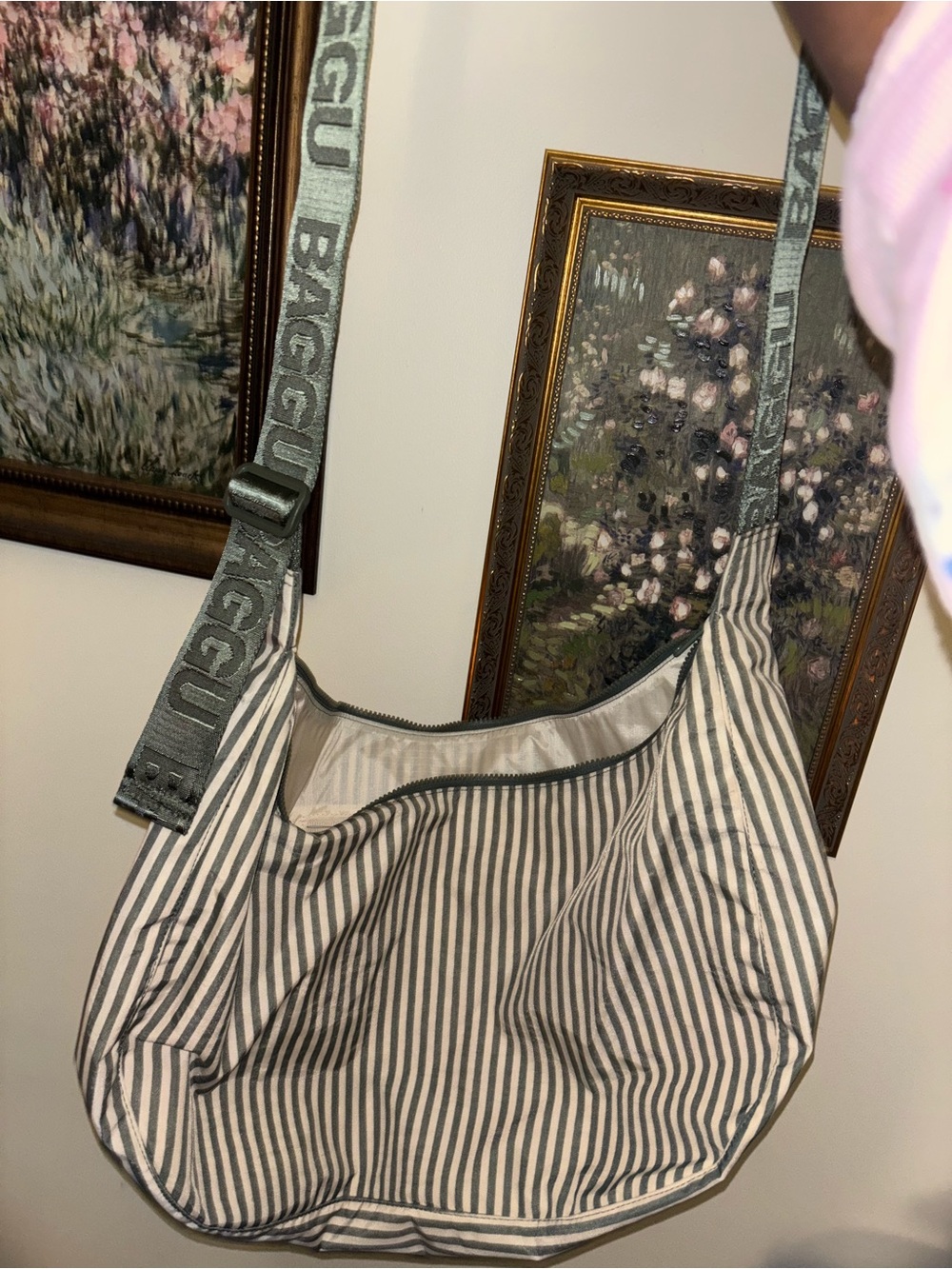 BAGGU Sage Stripe Large Crescent